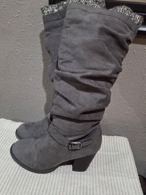 Gray Slouchy Mid-Calf Heeled Boots with Buckle